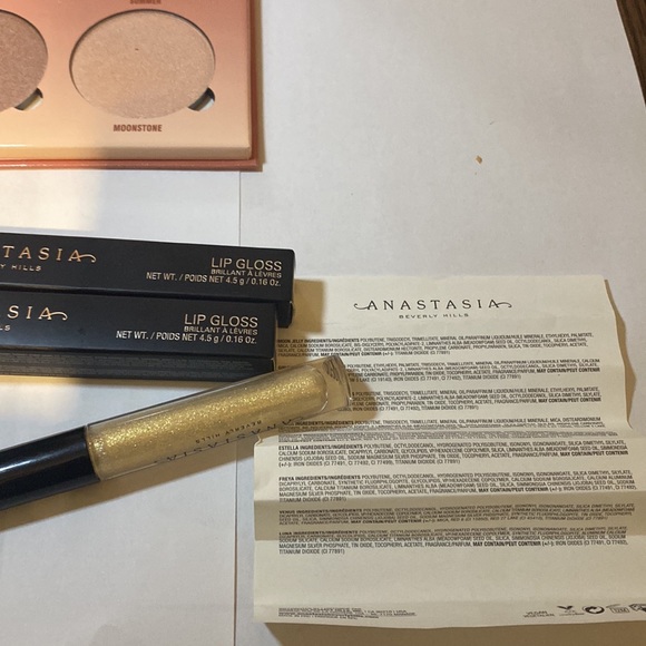 πGLOW w/ABH 4 pc HIGHLIGHT & 2 Glosses - Picture 10 of 15